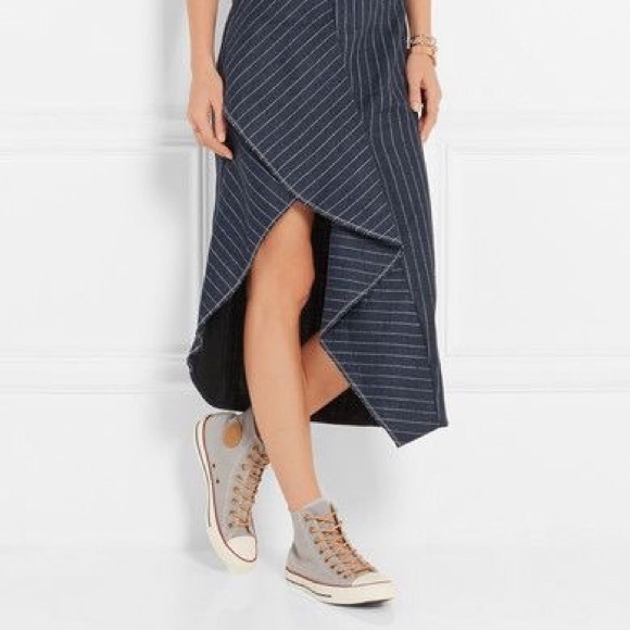 converse shoreline dolphin